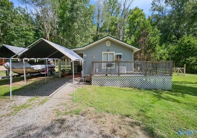 Photo 2 of Single family home for sale at 85 Elk River Shores Dr, Rogersville, AL 35652 | MLS# 3116127 | Listing updated on 2026-01-29