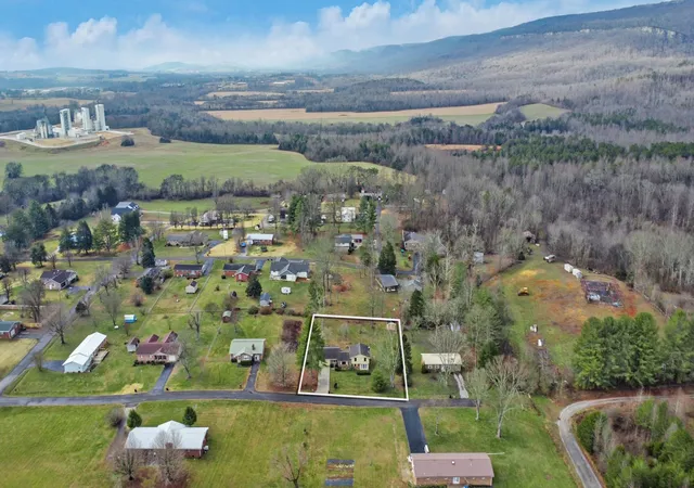 3rd image of 1209 Sequatchie Rd, Pikeville, TN 37367 | MLS# 3118882