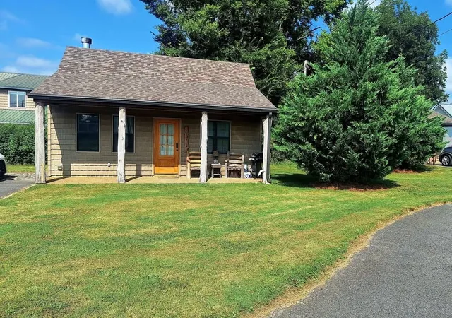 1st image of 609 Whitthorne St, Shelbyville, TN 37160 | MLS# 3110225