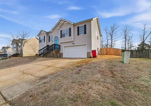Photo 1 of Single family home for sale at 1391 Constitution Dr, Clarksville, TN 37042 | MLS# 3112682 | Listing updated on 2026-09-30