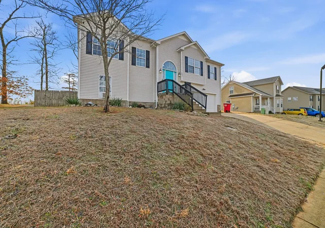 Photo 2 of Single family home for sale at 1391 Constitution Dr, Clarksville, TN 37042 | MLS# 3112682 | Listing updated on 2026-09-30
