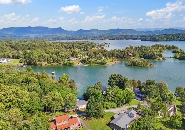 35th image of 1366 Paradise Lane, Dandridge, TN 37725 | MLS# 3249024