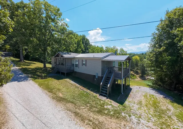 4th image of 1366 Paradise Lane, Dandridge, TN 37725 | MLS# 3249024