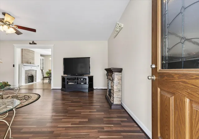 Photo 3 of Single Family Residence at 104 Oak Crst Dr, Tennessee Ridge, TN 37178 | MLS# 3122736 | | Sold on 2026-06-03