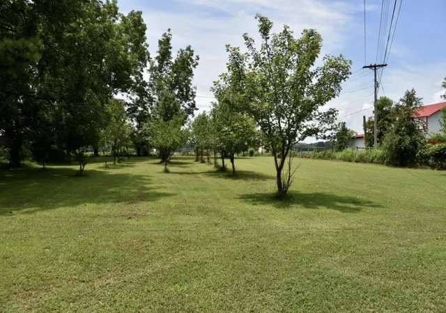 Homes for sale in Cadiz, KY | 274 Brayboy Handley Ln, Cadiz, KY 42211 | MLS# 3110165