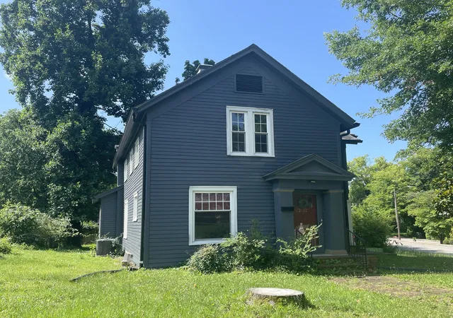 Photo 1 of Single family home for sale at 2122 S Main St, Hopkinsville, KY 42240 | MLS# 3110246 | Listing updated on 2026-07-22