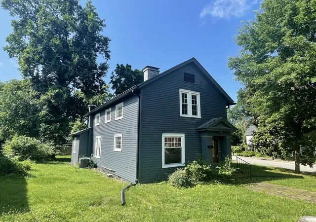 Photo 2 of Single family home for sale at 2122 S Main St, Hopkinsville, KY 42240 | MLS# 3110246 | Listing updated on 2026-07-22