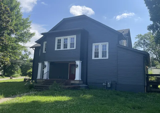 Photo 3 of Single family home for sale at 2122 S Main St, Hopkinsville, KY 42240 | MLS# 3110246 | Listing updated on 2026-07-22