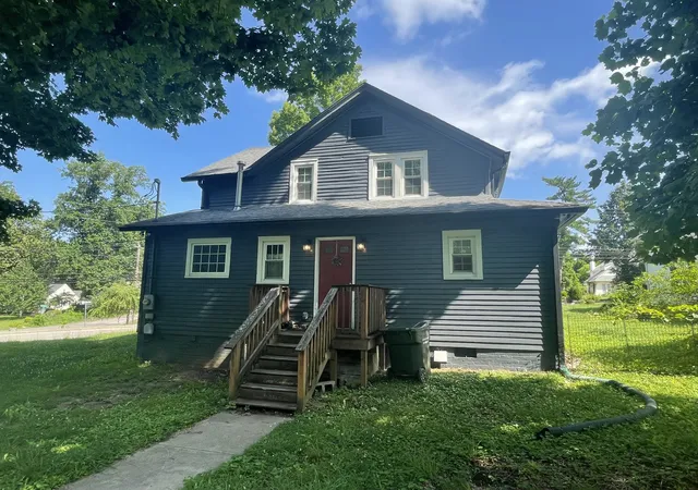 Photo 3 of Single family home for sale at 2122 S Main St, Hopkinsville, KY 42240 | MLS# 3110246 | Listing updated on 2026-07-22
