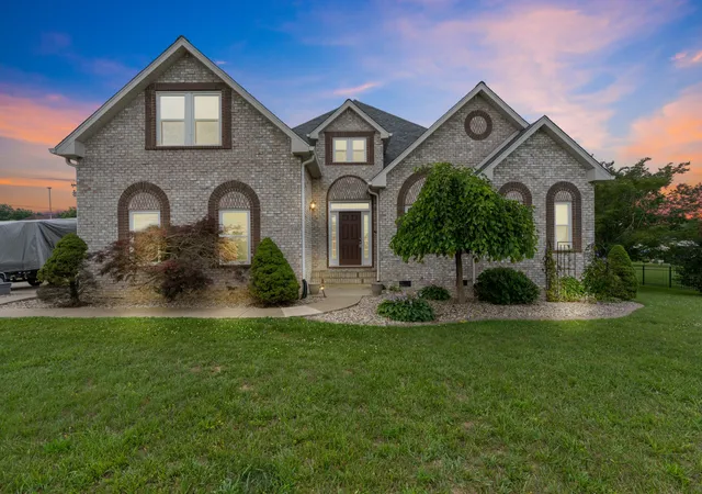 Homes for sale in Greenbrier, TN | 2114 London Ln, Greenbrier, TN 37073 | MLS# 3155920