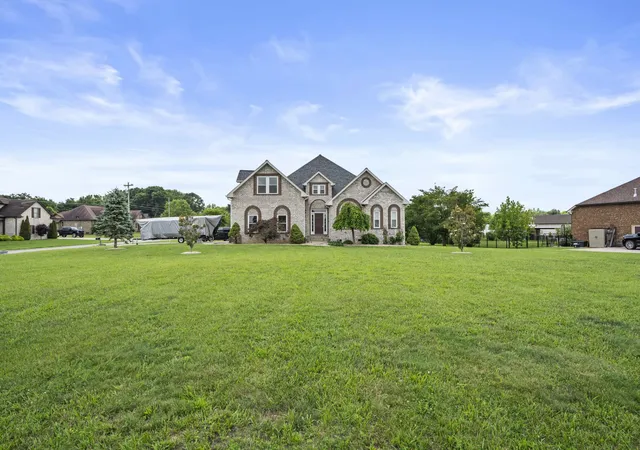 Homes for sale in Greenbrier, TN | 2114 London Ln, Greenbrier, TN 37073 | MLS# 3155920