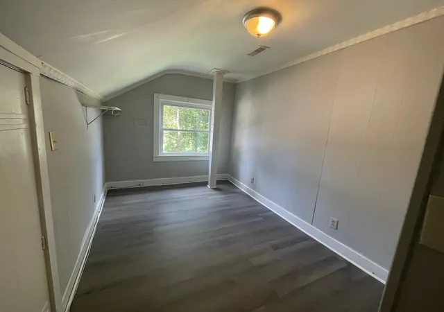 Listing Photo 2 - Condo for sale in building located at 1800 S Main St, Columbia, TN 38401 - Unit #