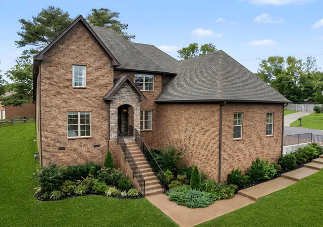1st image of 101 Bledsoe Dr, Hendersonville, TN 37075 | MLS# 3119440