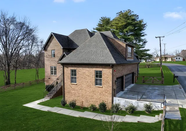 3rd image of 101 Bledsoe Dr, Hendersonville, TN 37075 | MLS# 3119440