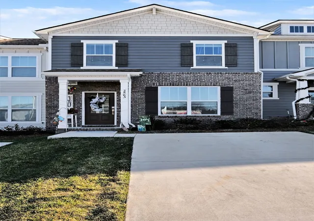 Photo 2 of Townhouse for sale at 2563 Drumwright Way, Columbia, TN 38401 | MLS# 3112370 | Listing updated on 2026-03-28