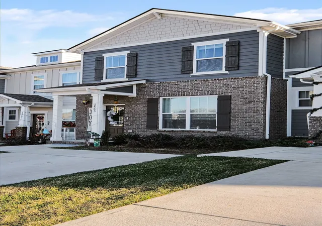Photo 3 of Townhouse for sale at 2563 Drumwright Way, Columbia, TN 38401 | MLS# 3112370 | Listing updated on 2026-03-28