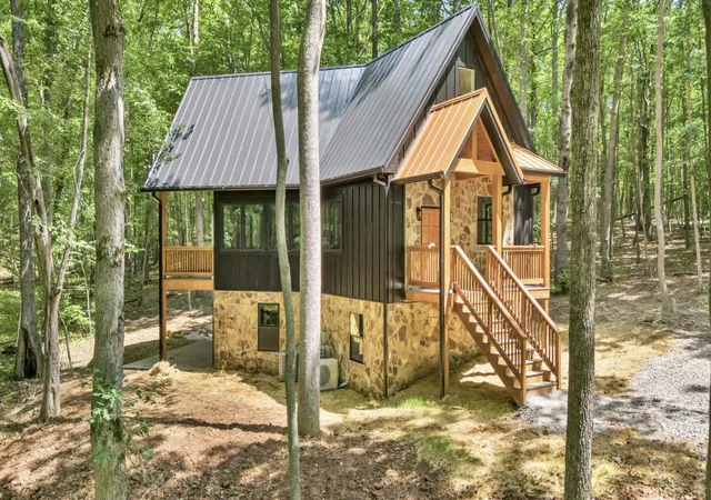 Homes for sale in Monteagle, TN | 2451 Clifftops Ave, Monteagle, TN 37356 | MLS# 3229203