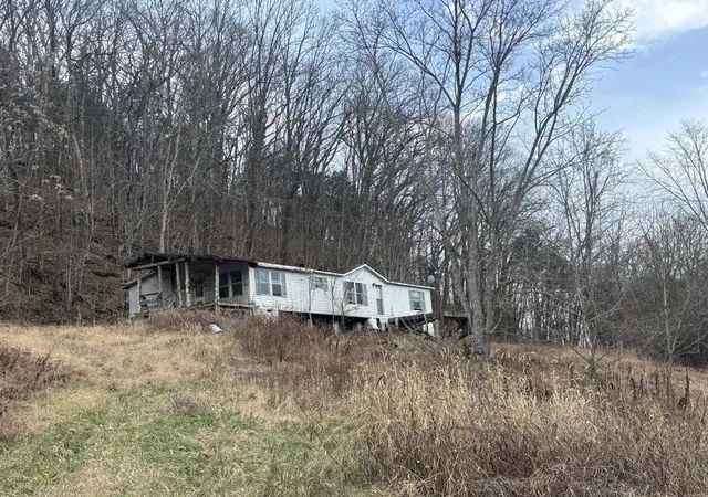 1st image of 1 Lick Creek Rd, Hartsville, TN 37074 | MLS# 3112136