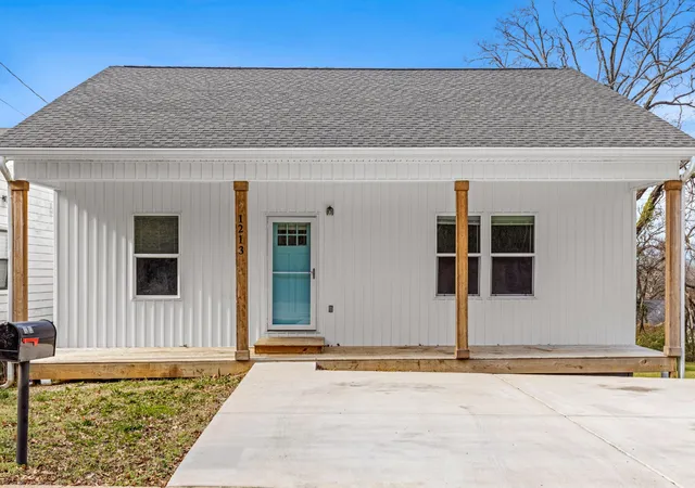 Photo 20 of Single family home for sale at 1213 N Chamberlain Ave, Chattanooga, TN 37404 | MLS# 3112576 | Listing updated on 2026-05-21