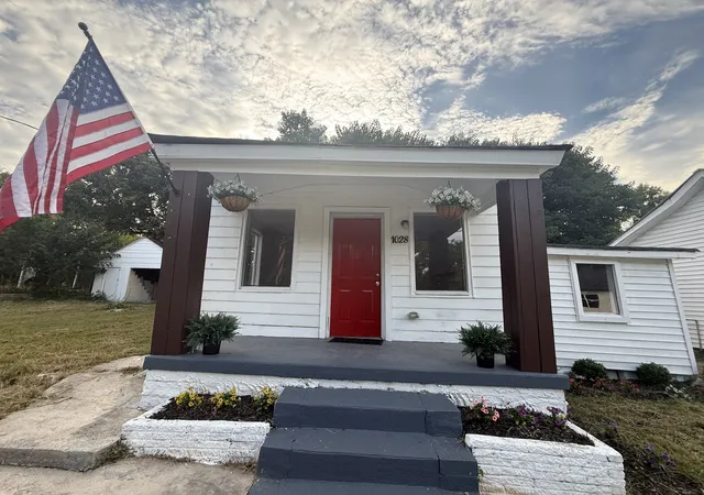 Photo 1 of Single family home for sale at 1028 Bridge St, Columbia, TN 38401 | MLS# 3112838 | Listing updated on 2026-08-29