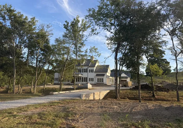 Photo 3 of Mansion for sale at 6747 Cool Springs Rd, Thompsons Station, TN 37179 | MLS# 3244287 | Listing updated on 2026-10-06
