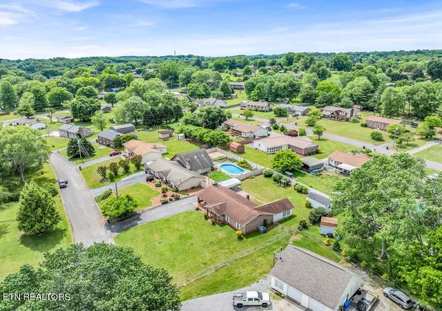 Homes for sale in Lenoir City, TN | 1000 Grandview Dr, Lenoir City, TN 37772 | MLS# 3146958