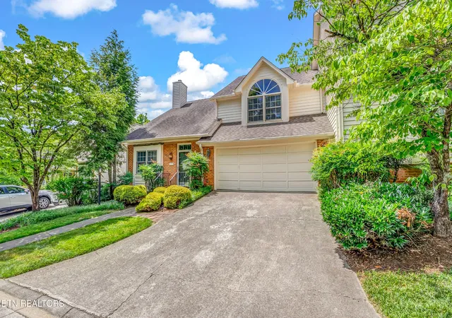 Photo 3 of Single family home for sale at 905 Glennshire Dr, Knoxville, TN 37923 | MLS# 3113269 | Listing updated on 2026-09-13