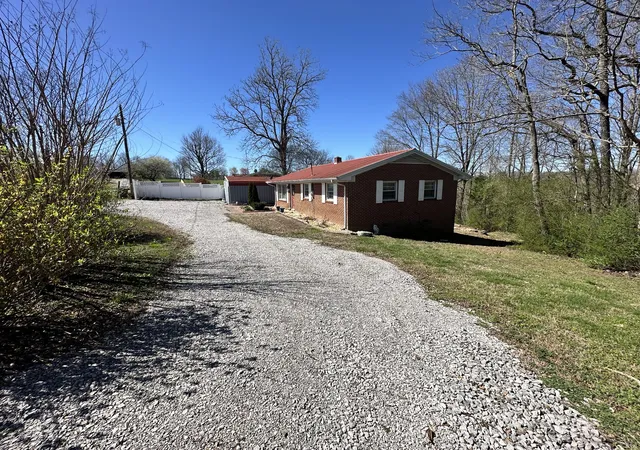 Homes for sale in Iron City, TN | 142 S Roberson Rd, Iron City, TN 38463 | MLS# 3118387