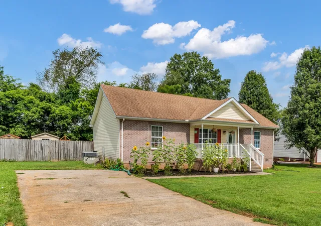 Photo 1 of Single family home for sale at 104 Buena Vista Dr, Portland, TN 37148 | MLS# 3184020 | Listing updated on 2026-08-01