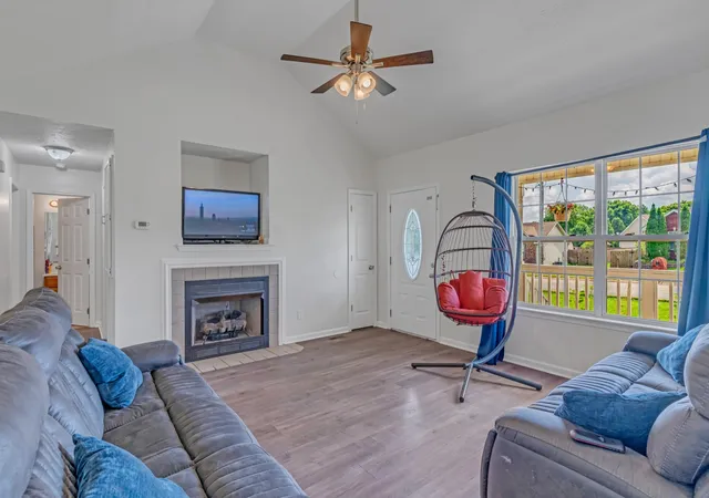 Photo 3 of Single family home for sale at 104 Buena Vista Dr, Portland, TN 37148 | MLS# 3184020 | Listing updated on 2026-08-01