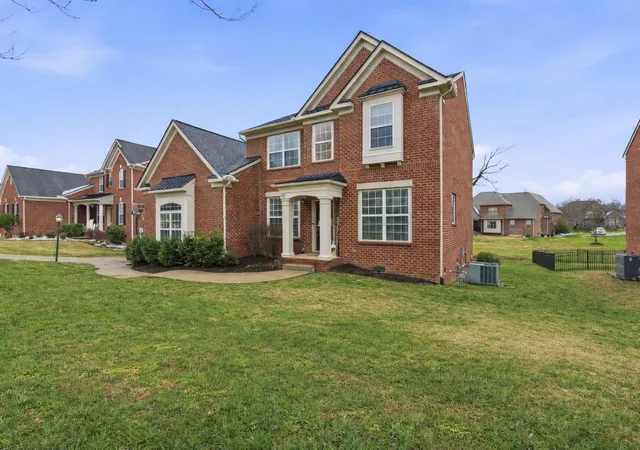 2nd image of 1061 Avery Trace Cir, Hendersonville, TN 37075 | MLS# 3116316