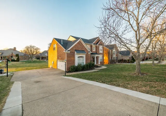 3rd image of 1061 Avery Trace Cir, Hendersonville, TN 37075 | MLS# 3116316