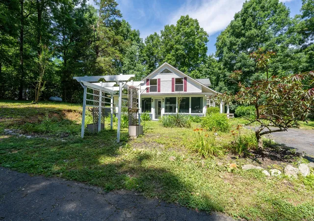 3rd image of 265 Roanoke Creek Rd, Collinwood, TN 38450 | MLS# 3246087