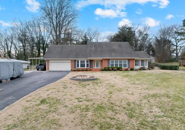 1st image of 504 Kingree Rd, Shelbyville, TN 37160 | MLS# 3118836