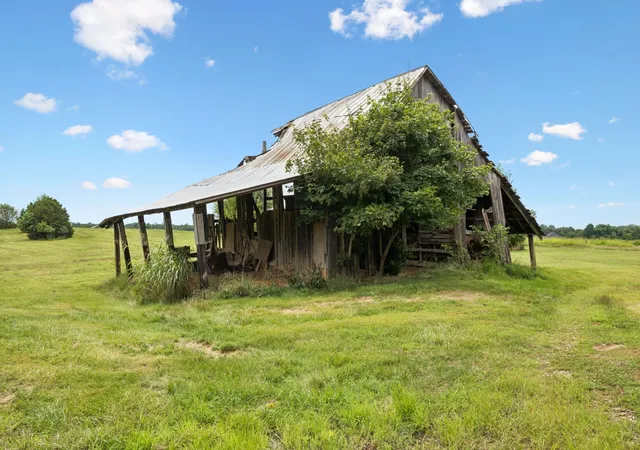 Photo 3 of Land for sale at 384 Port Royal Rd, Clarksville, TN 37040 | MLS# 3150007 | Listing updated on 2026-07-27