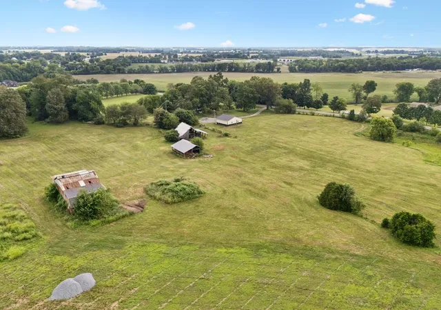 Photo 3 of Land for sale at 402 Port Royal Rd, Clarksville, TN 37040 | MLS# 3150009 | Listing updated on 2026-09-29