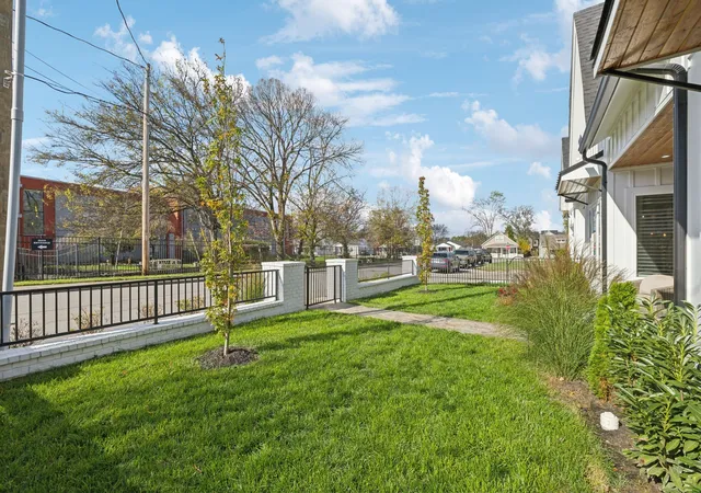 Photo 2 of Single family home for sale at 1141 Carter St, Franklin, TN 37064 | MLS# 3118754 | Listing updated on 2026-01-31