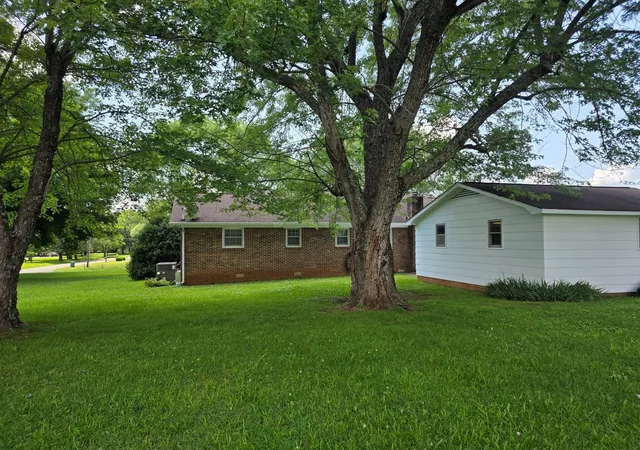 Homes for sale in Winchester, TN | 1587 By Pass Rd, Winchester, TN 37398 | MLS# 3146615