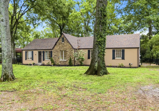 Photo 1 of Single family home for sale at 5905 Old Harding Pike, Nashville, TN 37205 | MLS# 3223009 | Listing updated on 2026-08-22