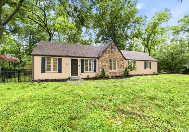 Photo 3 of Single family home for sale at 5905 Old Harding Pike, Nashville, TN 37205 | MLS# 3223009 | Listing updated on 2026-08-22