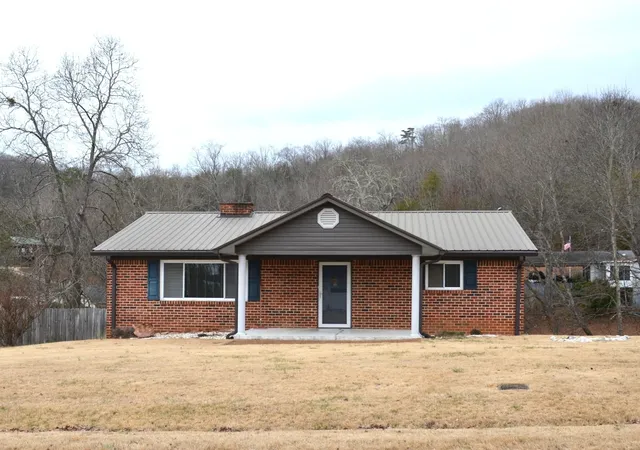 1st image of 218 Lakeshore Court, Spring City, TN 37381 | MLS# 3304370