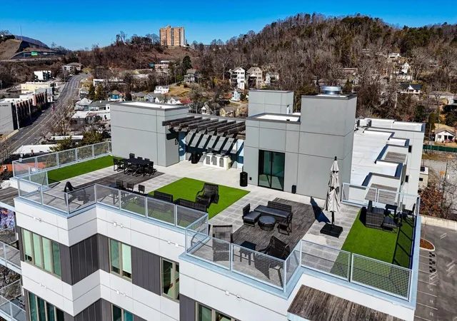 Photo 1 of Condo for sale at 411 Fairpoint St #202, Chattanooga, TN 37405 | MLS# 3120334 | Listing updated on 2026-09-22