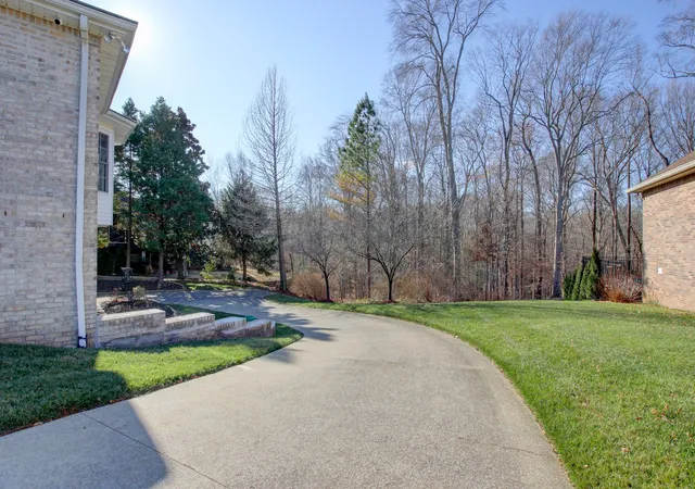 Photo 4 of Sale Pending at 2559 Hedgerow Ln, Clarksville, TN 37043 | MLS# 3285917 | Listing updated on 2026-08-20