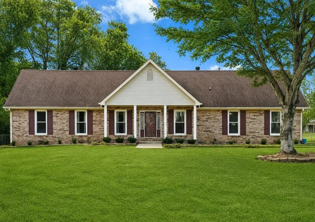 Photo 1 of Single family home for sale at 290 Andrew Jackson Dr, Clarksville, TN 37043 | MLS# 3123095 | Listing updated on 2026-06-26