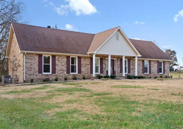Photo 3 of Single family home for sale at 290 Andrew Jackson Dr, Clarksville, TN 37043 | MLS# 3123095 | Listing updated on 2026-06-26