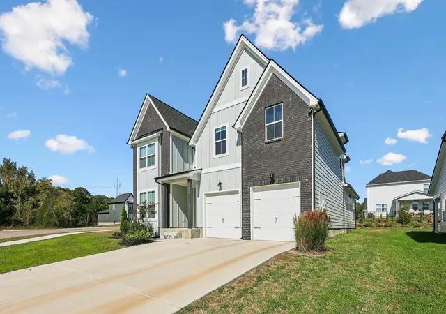 Homes for sale in Smyrna, TN | 5200 Greentree Dr, Smyrna, TN 37167 | MLS# 3122145