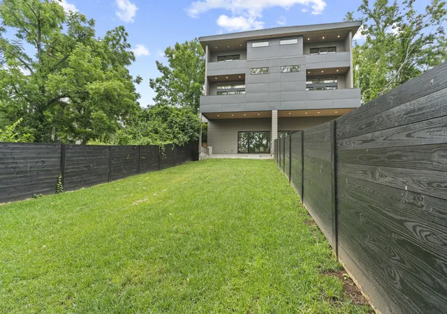 Homes for sale in Nashville, TN | 3205b Acklen Ave, Nashville, TN 37212 | MLS# 3185543