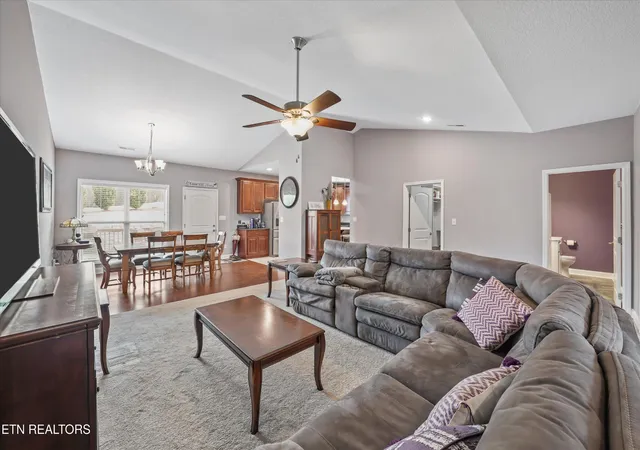 Photo 3 of Single family home for sale at 131 Marble Blf Dr, Kingston, TN 37763 | MLS# 3317268 | Listing updated on 2026-09-01