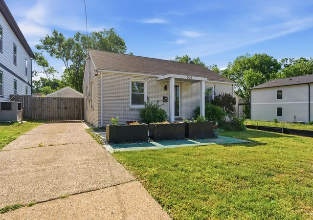 1st image of 621 N 9th St, Nashville, TN 37206 | MLS# 3131815