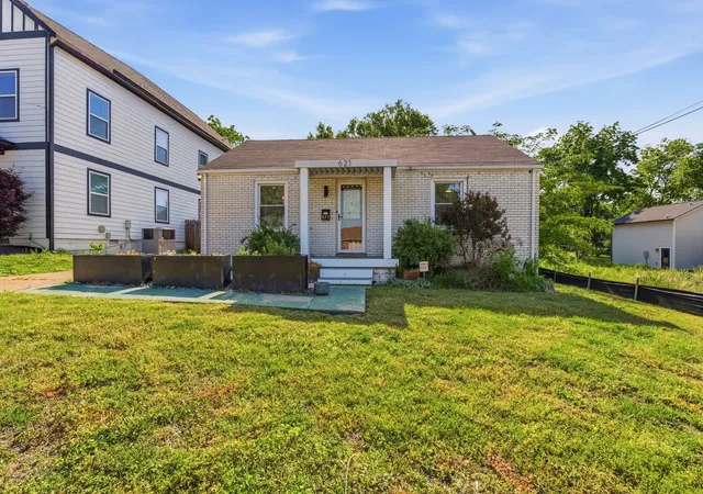 2nd image of 621 N 9th St, Nashville, TN 37206 | MLS# 3131815